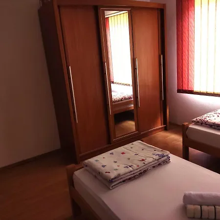 Apartment Apartman Una Pokoj
